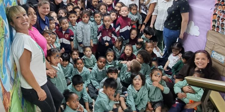 Talleres con madres y padres de Infantil. Proyecto: «Viajando por el mundo»