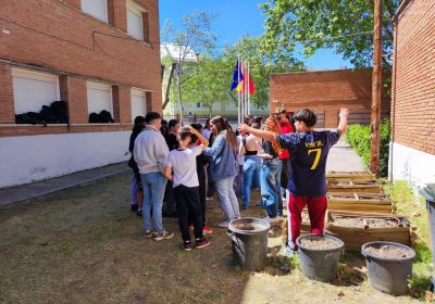 Aprendemos en el huerto junto a la Universidad Cardenal Cisneros