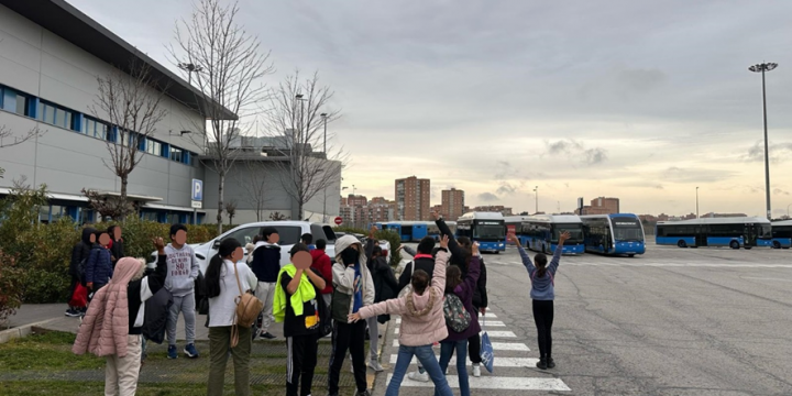 ¡Una experiencia muy interesante en la EMT de Sanchinarro para los alumnos de 5º y 6º del CEIP Aravaca!