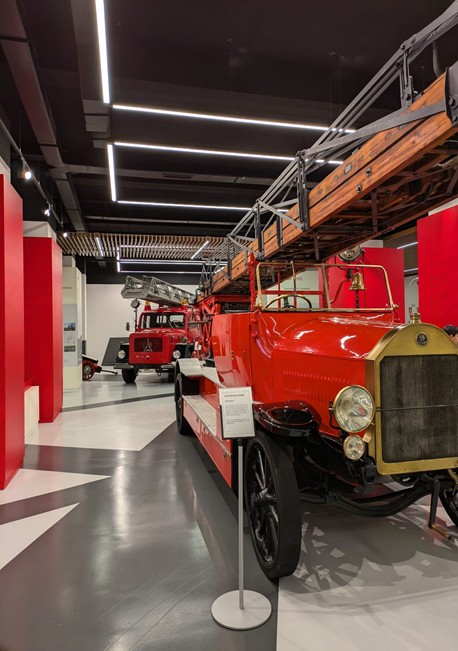 VIAJE POR LA HISTORIA CON LOS BOMBEROS