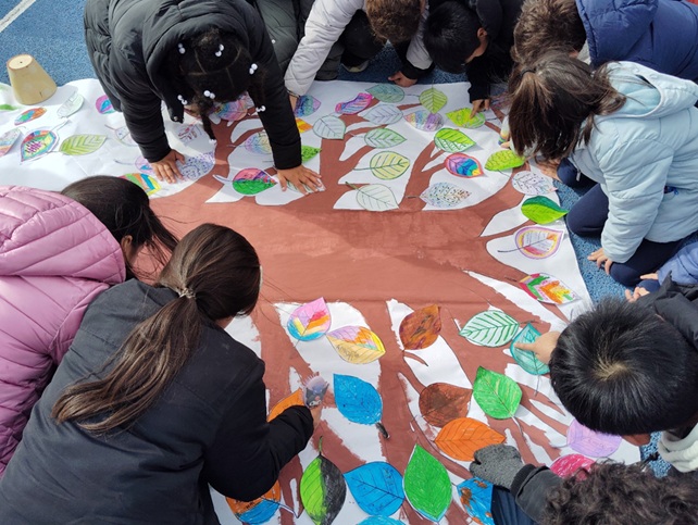 Sembrando palabras que cuidan: Nuestro Árbol de la Solidaridad