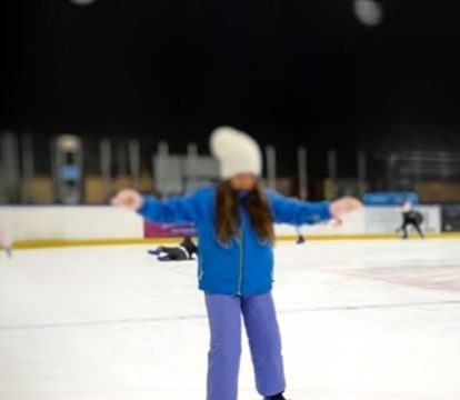 Deslizándonos por la Navidad: Patinaje sobre hielo