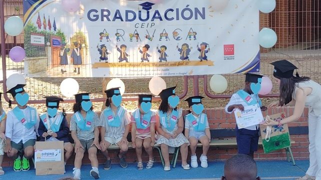 ¡Graduación, chapoteos y un dragón al rescate!