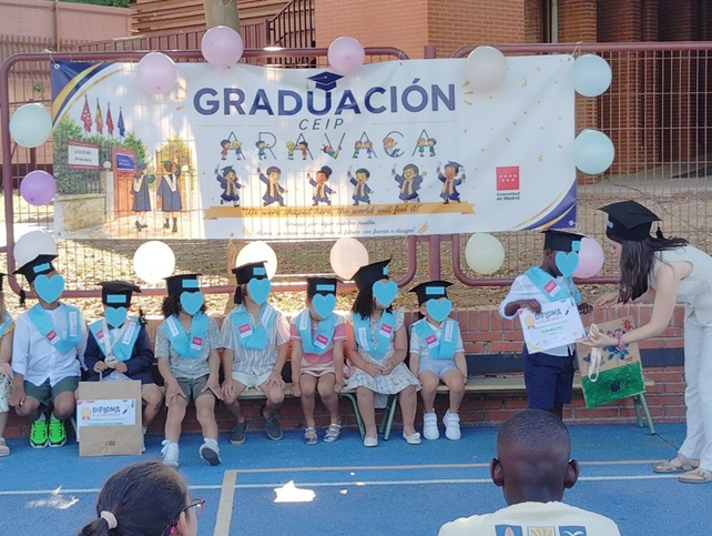 ¡Graduación, chapoteos y un dragón al rescate!