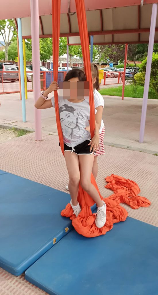 Actividad de acrobacias de circo adaptadas