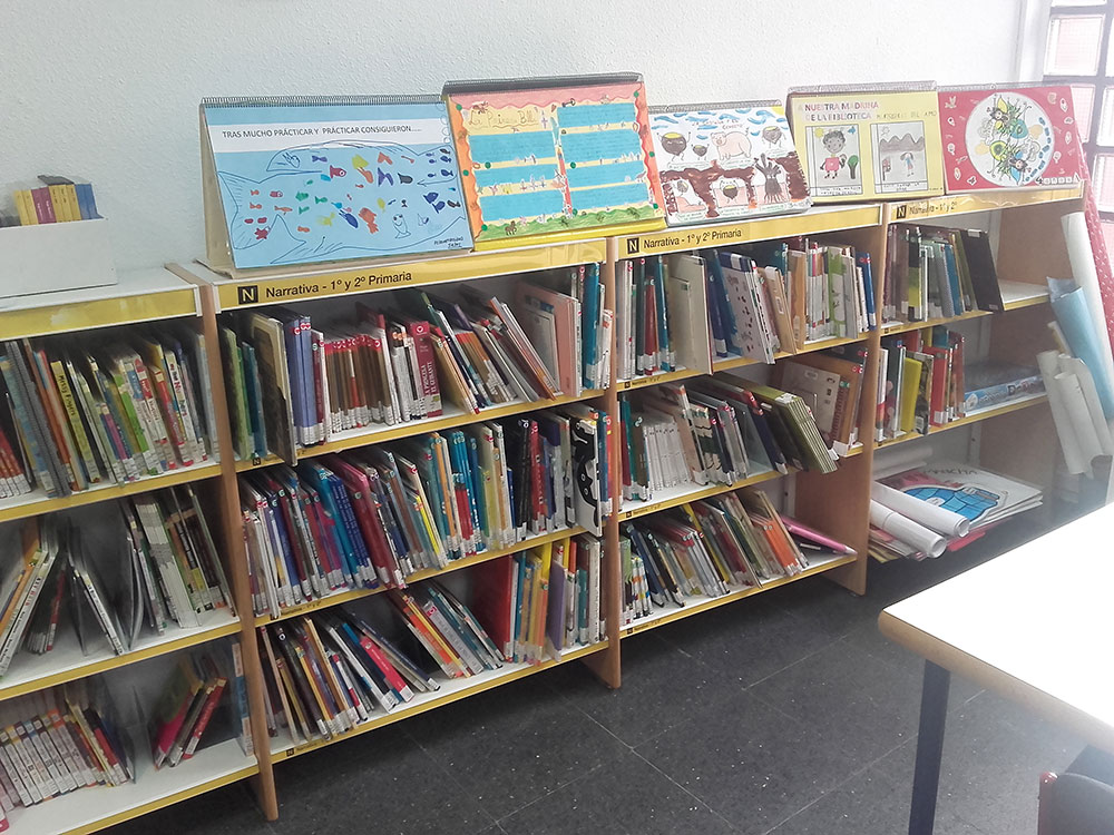 BIBLIOTECA CADA EDAD TIENE SUS LIBROS