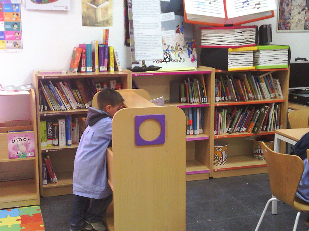 BIBLIOTECA UN MUNDO DE LIBROS POR DESCUBRIR