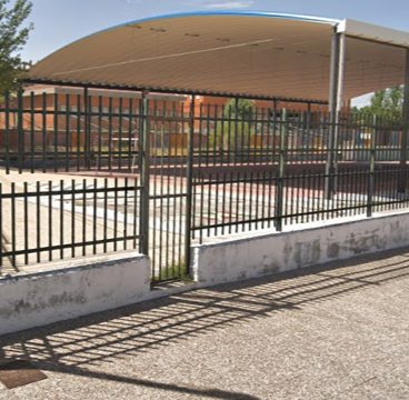 Nueva puerta de entrada y salida para 6º de Primaria