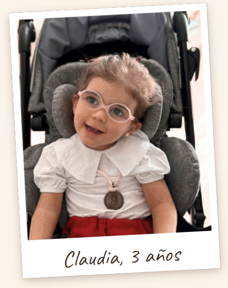 Claudia, 3 años