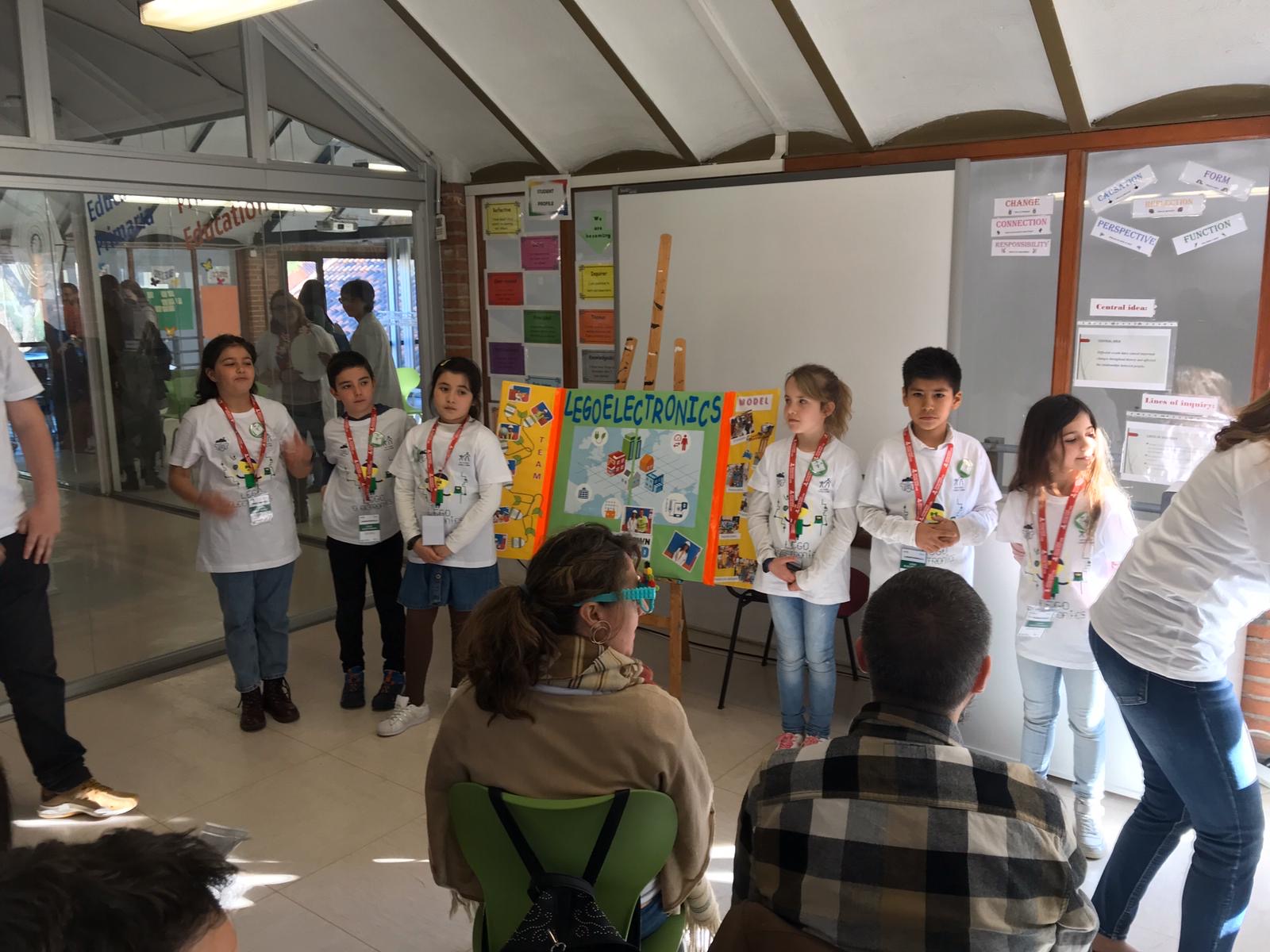 LEGO-ELECTRONICS en la JrFLL de la UCJC 2020 – Desafío BoomTown Build