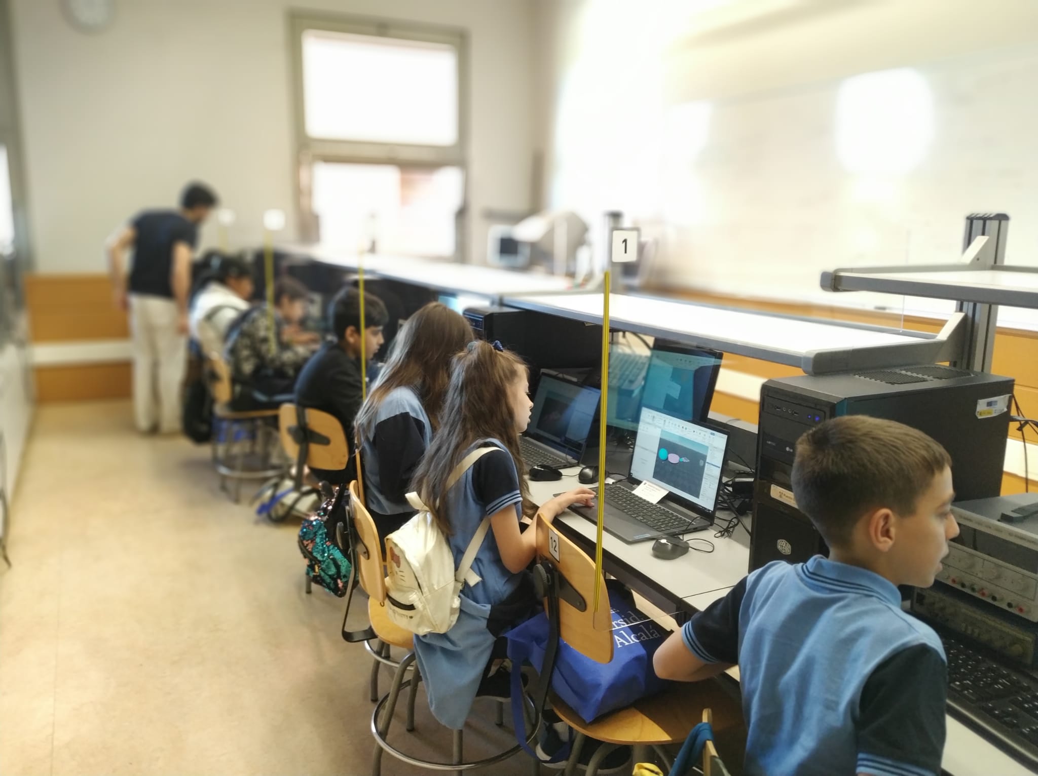 Visita la Universidad Politécnica de Alcalá de Henares por el alumnado de 5º de Educación Primaria