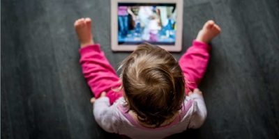 Charla «Pantallas e infancia»