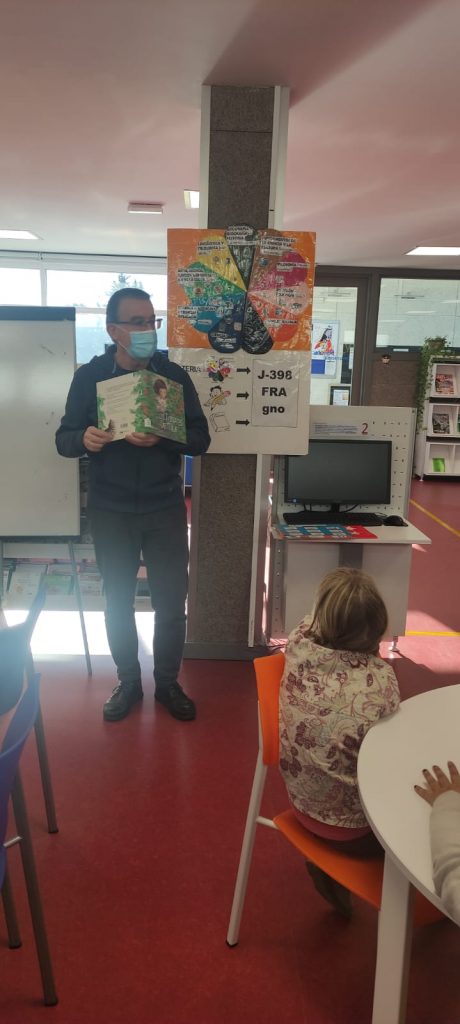 Paco con los alumnos de 3º de Primaria