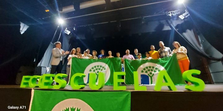 EL CEIP MOZART RECOGE SU “SEGUNDA BANDERA VERDE” EN EL ECORRULO  2025   Y  PRESENTA SU “BOTE RECOGE-PILAS VIAJERO”