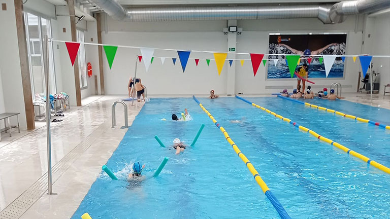 Piscina cubierta. CEIP. Navahonda.
