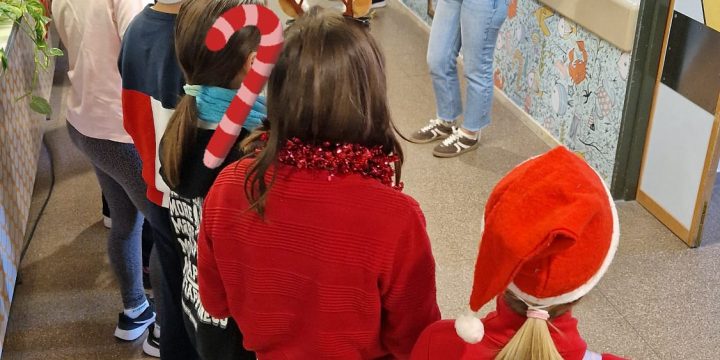Visita del Coro de Navidad del CEIP San Cristóbal.