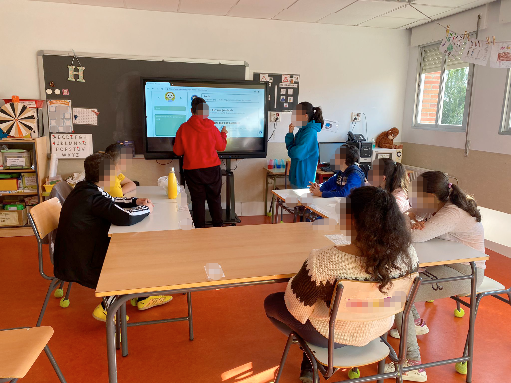 alumnos en el taller sobre derechos de la infancia
