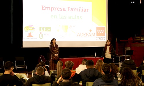 Presentación a cargo de CEO de Relais&Chateaux Hotel Orfila y Heritage Madrid Hotel Relais & Chateaux, en el IES Enrique Tierno Galván
