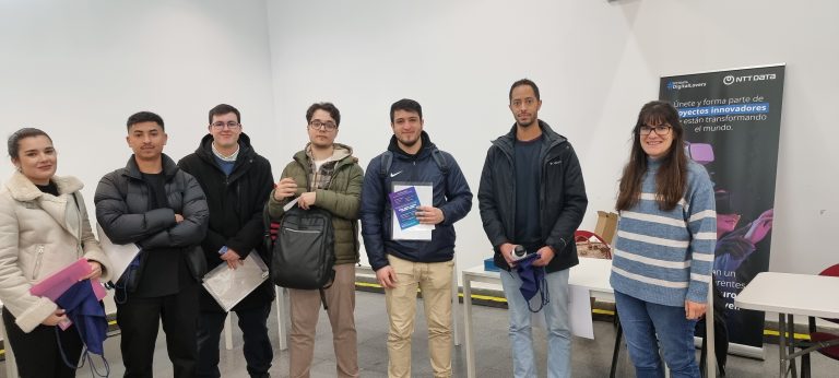 Los estudiantes de DAW y DAM del IES Ítaca visitan la II Feria de Formación y Empleo en el Teatro Buero Vallejo de Alcorcón