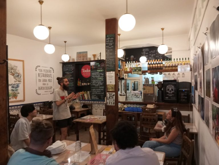 Paseo sobre emprendimiento social y gastronómico con Economistas sin Fronteras (IES Escuela Superior de Hostelería y Turismo)