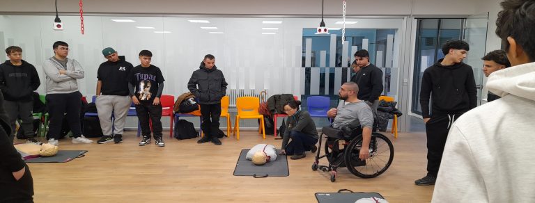 Taller de Primeros Auxilios en el IES Barajas