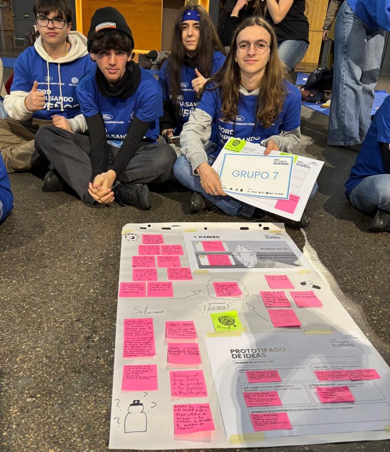 IES Alarnes participa en el Hackathon Ford Impulsando Sueños 2026