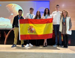 Equipo del IES Alarnes en el Hackathon