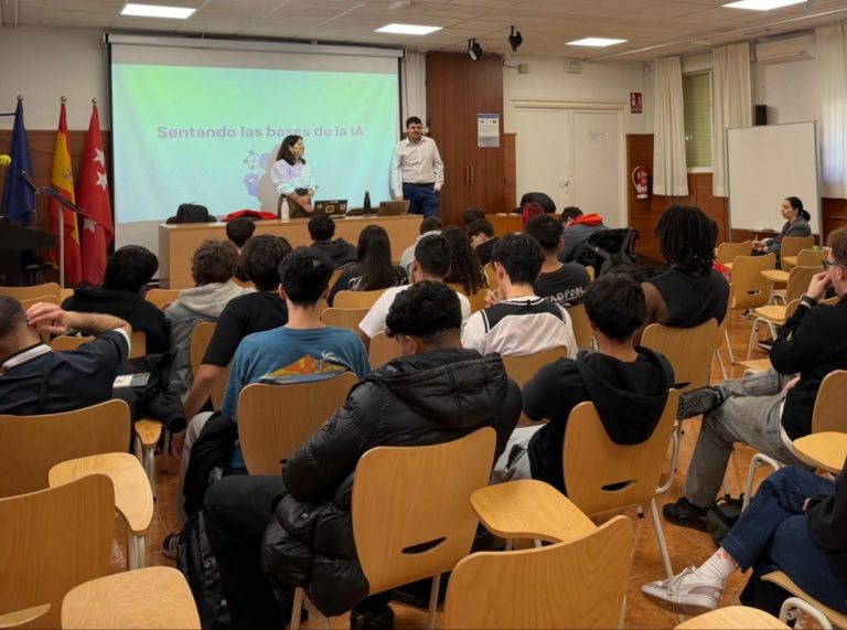 Programa «Sentando las bases de la IA» de la Fundación Junior Achievement en el IES Tetuán de las Victorias