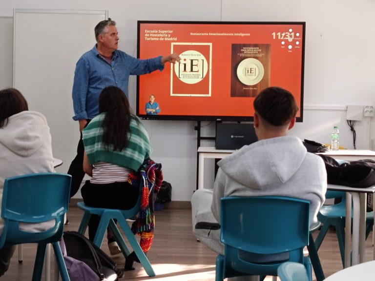 «Inteligencia emocional en la hostelería» con Roberto Ruiz Rúa (IES Escuela Superior de Hostelería y Turismo)