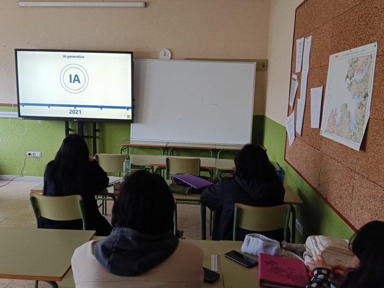 Talleres «Sentando las bases de la IA» con Junior Achievement (IES Escuela Superior de Hostelería y Turismo)
