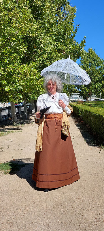 Traje femenino de calle