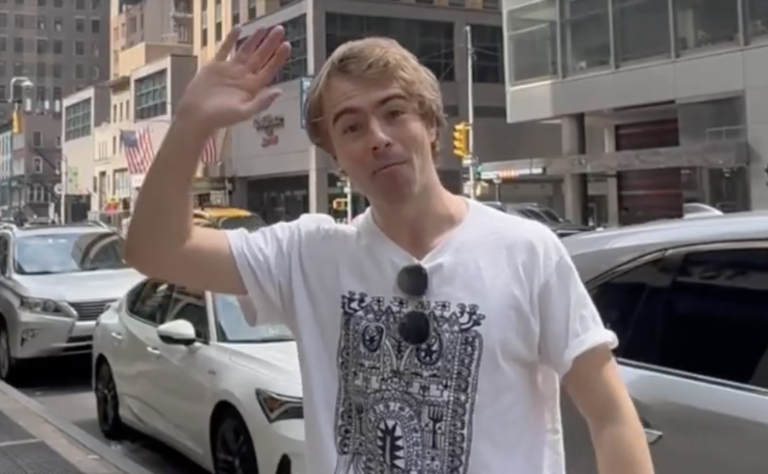 Saludos al Ágora desde nuestro reportero en Nueva York (Video)