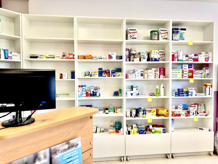 Aula de Farmacia y Parafarmacia del IES AL-SATT