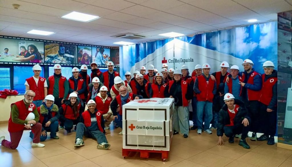 TES 2 visita el centro logístico de Cruz Roja
