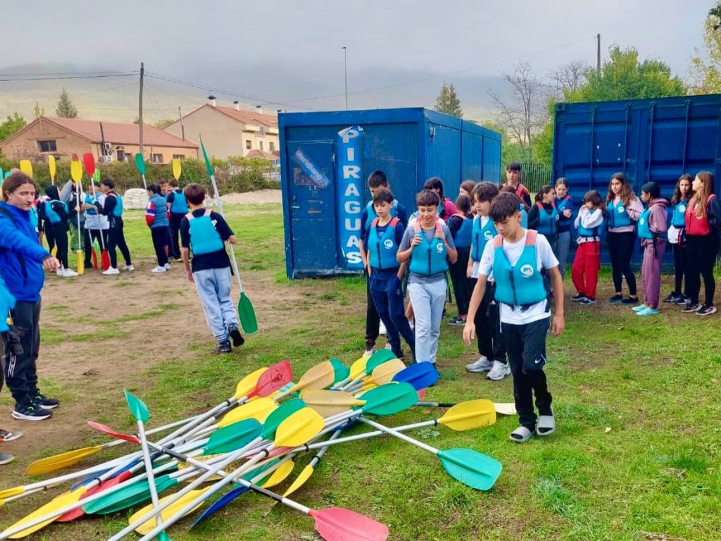 Piragüismo en el embalse de la Pinilla
