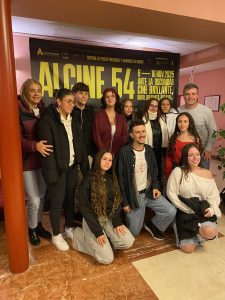 ALUMNADO DE 1º BACHILLERATO EN ALCINE 54