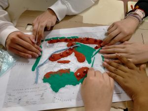 CONSTRUYENDO EL RELIEVE DE ESPAÑA CON PLASTILINA