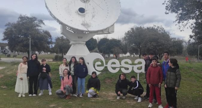 Visita a las instalaciones de la ESAC