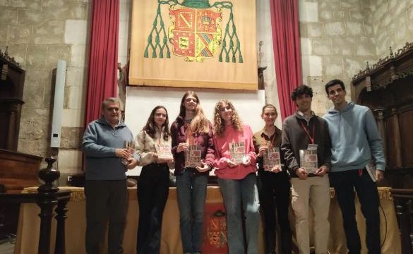 Algunos de nuestros alumnos, en el XVI Encuentro IMINJO de jóvenes investigadores