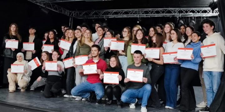 Menciones de Honor y Diplomas de Aprovechamiento