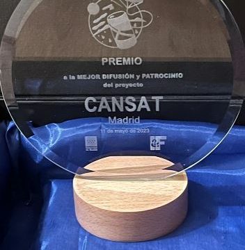 CanSat Eva gana el premio de difusión y patrocinio en la fase regional de la II Competición CanSat