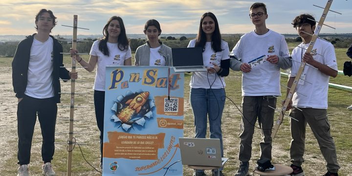 El equipo PanSat del IES Príncipe Felipe en la final regional de CanSat 2026