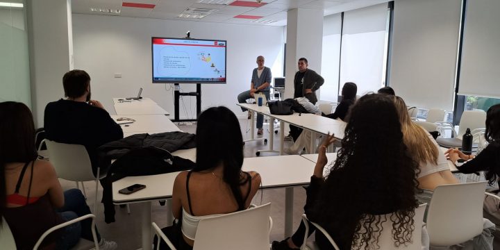 VISITA A LA OFICINA DE EMPLEO
