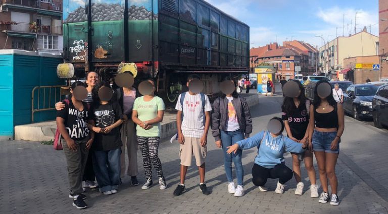 Salida por el barrio con alumnos de 2º ESO E