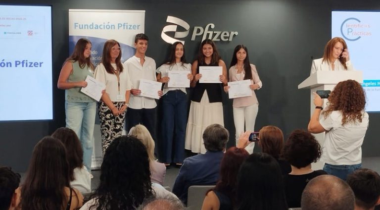 Entrega de becas del programa Científic@s en prácticas