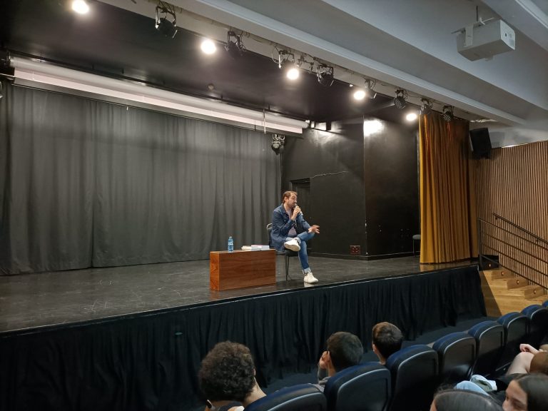 Encuentro Literario con Nando López