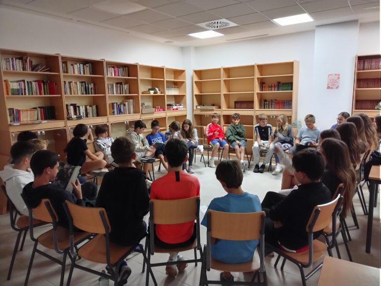 Lectura los viernes en la biblioteca